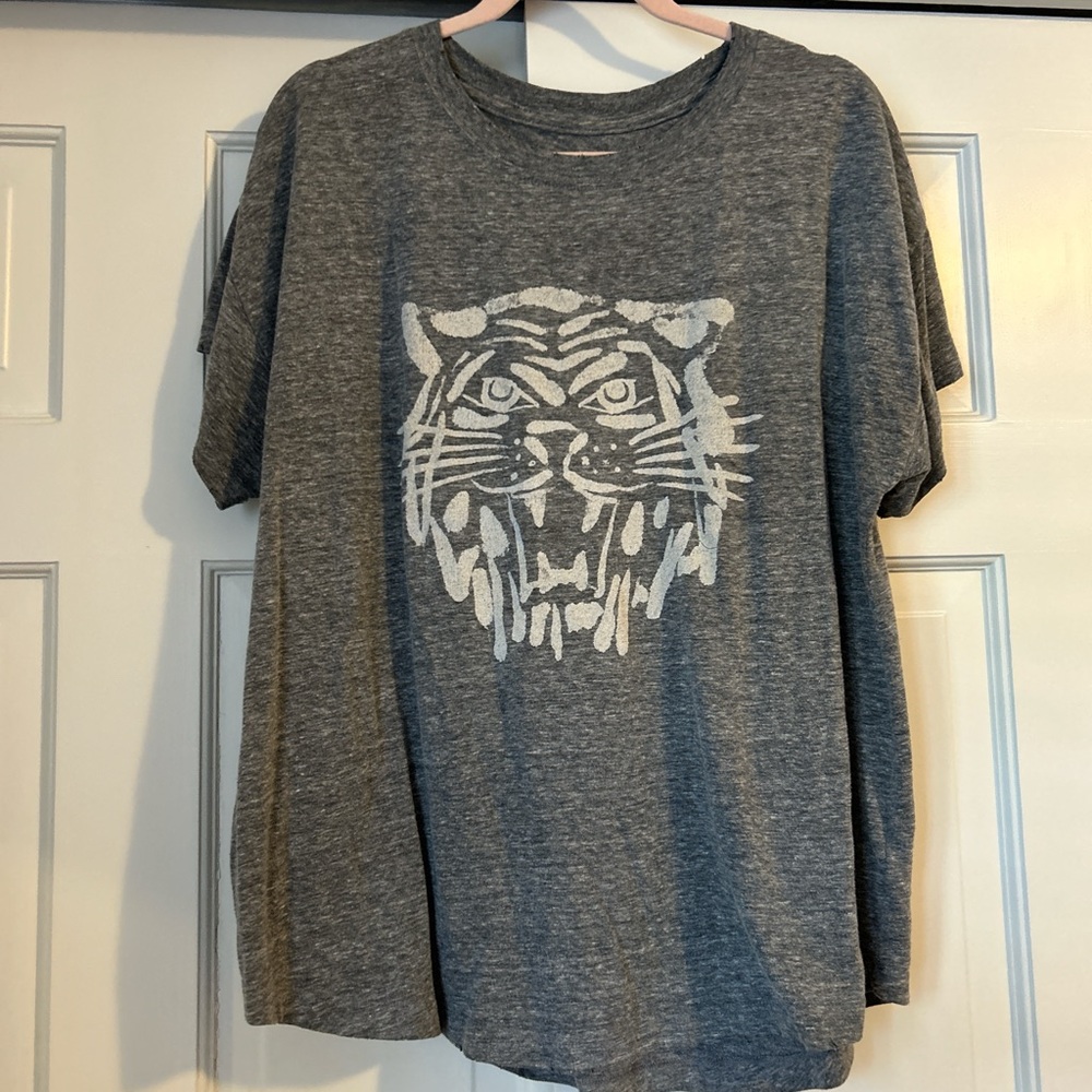 Gray T-Shirt with White Tiger Graphic